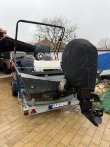 Metal V-King 580x175x65x230 cm Wakebord hajó