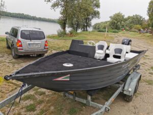 Metal V-King 580x175x65x230 cm Wakebord hajó