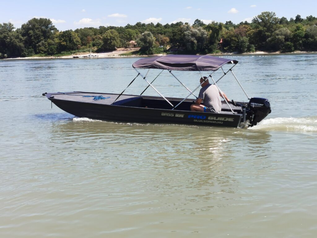 Bass Boat 5,8x1,5x1,9x0,53