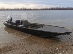 Bass Boat 5,8x1,25xx1,7 m