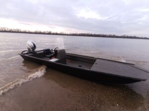 Bass Boat 5,8x1,25xx1,7 m