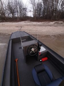Bass Boat 5,8x1,25xx1,7 m